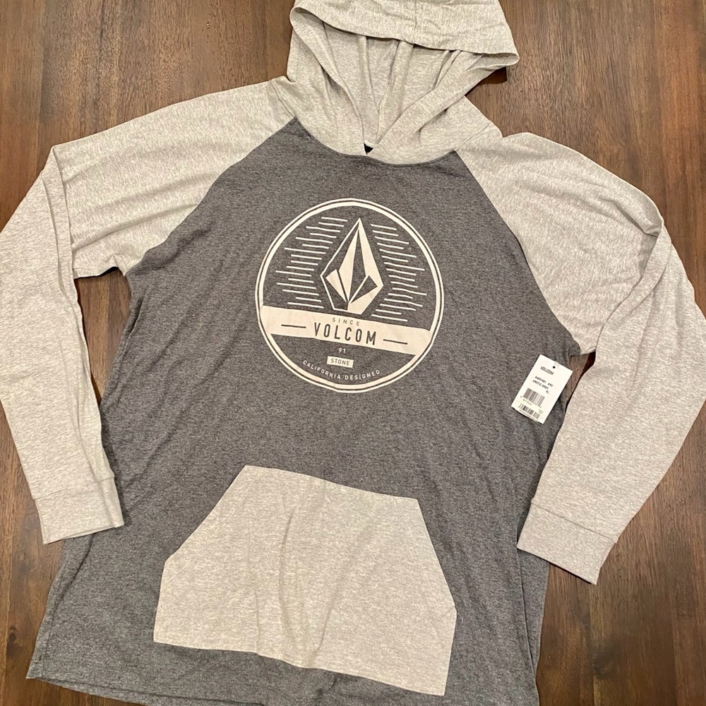 NWT! Men’s Volcom Long Sleeve Hoodie Tee